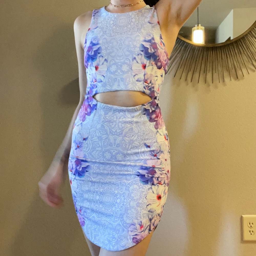 Patterned show-stopper mini dress